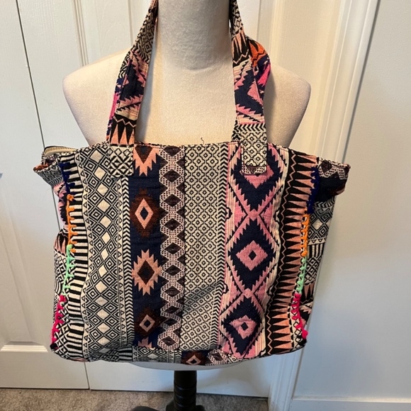 Street Level Multicolor Patterned Tote Bag - Picture 2 of 12